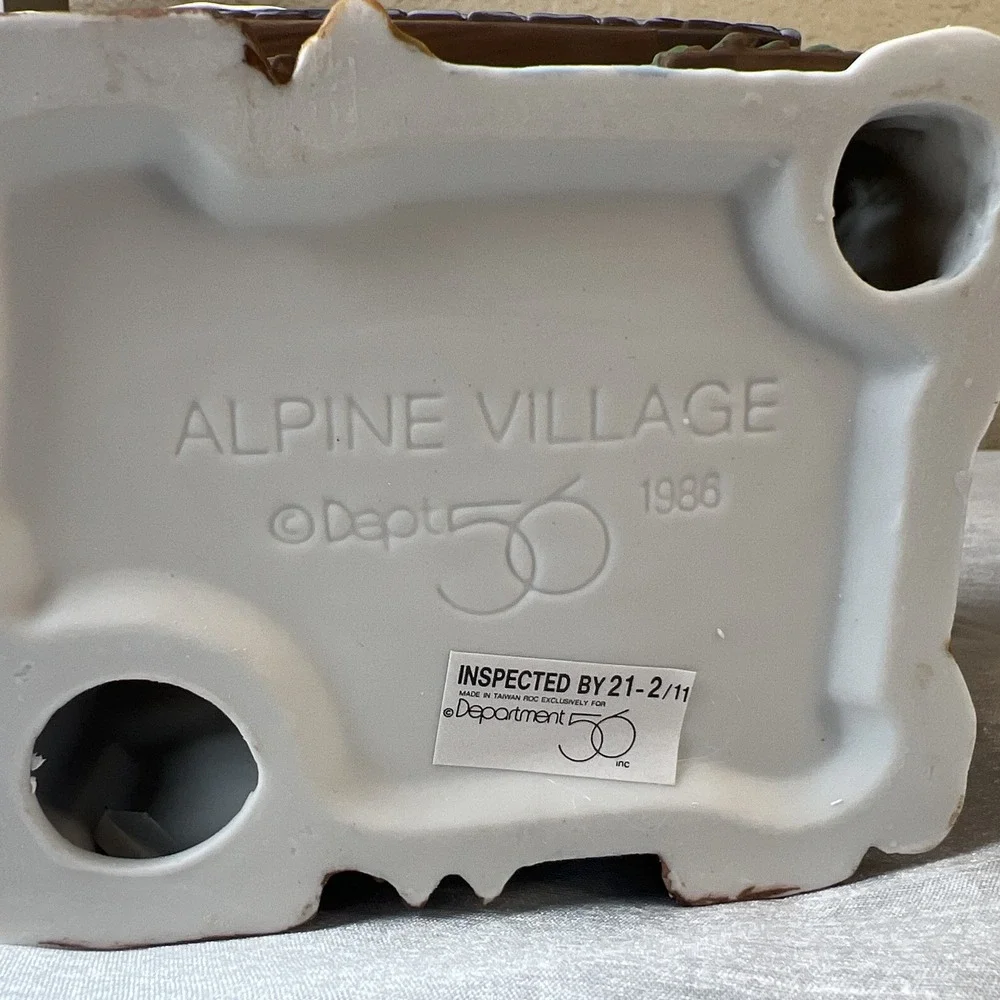 Vintage 1986 Dept 56 Alpine Village Milch-Kase Lighted Building Box & Cord